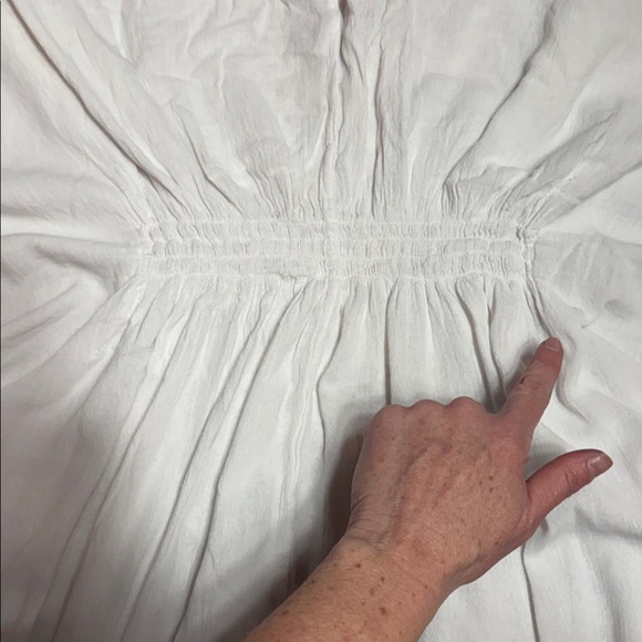 5/$25 XL White Crochet coverup - Picture 8 of 8